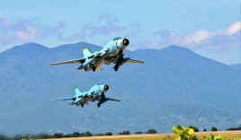 Video: Đã tìm thấy mảnh vỡ máy bay Su-22 rơi ở Bình Thuận