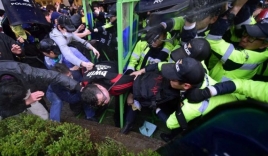 Hàn Quốc: Huy động 13.000 cảnh sát ngăn bạo động vì chìm phà Sewol