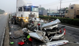 Clip: Tai nạn giao thông kinh hoàng, 5 người chết