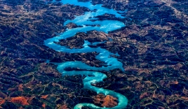 Dòng sông hình con rồng khổng lồ gây sốt ở Trung Quốc