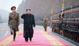 Kim Jong-un dọa sớm thử đầu đạn hạt nhân, phóng tên lửa đạn đạo