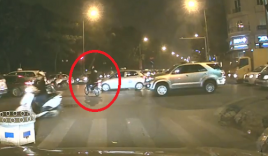 Top video hot ngày 23/3: Xe máy vượt đèn đỏ liều lĩnh chưa từng thấy