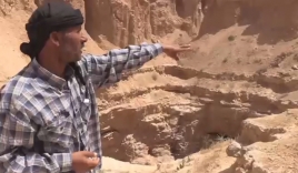 Video: Cận cảnh mộ tập thể chôn hàng nghìn nạn nhân của IS