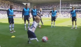 Video: Cầu thủ Tottenham tri ân cậu bé bị mất cả 2 chân
