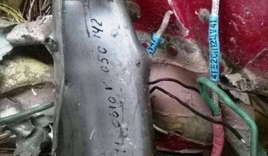 Ngư dân Hà Tĩnh vớt được mảnh vỡ nghi của máy bay Su 30MK2