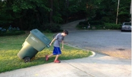 Mở dịch vụ gom rác, cậu bé 11 tuổi nuôi mộng làm giàu 
