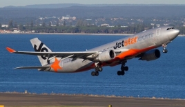 Máy bay Jetstar chở 173 hành khách hạ cánh khẩn cấp