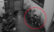 Video: Siêu trộm bỏ khóa SH bằng...chân