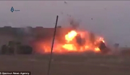 Video: Tay súng IS nổ tung sau màn đánh bom liều chết thất bại