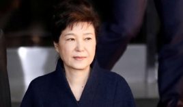 Công tố viên Hàn Quốc yêu cầu phát lệnh bắt bà Park