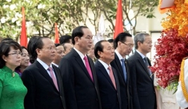 Chủ tịch nước dâng hương tưởng nhớ Chủ tịch Hồ Chí Minh 