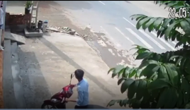 Xe máy gặp nạn thảm khốc vì tránh người đi bộ sang đường