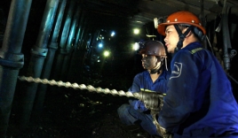 Quảng Ninh: Bục nước hầm than, một thợ mỏ bị mắc kẹt