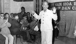 Chủ tịch Hồ Chí Minh với thương binh, bệnh binh và gia đình liệt sĩ