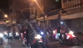 Hành động tuyệt đẹp của các chiến sĩ cảnh sát giao thông trước chiến thắng địa chấn của U23 Việt Nam khiến ai cũng khen ngợi nức lời