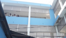 Tiền Giang: Nữ y sĩ dự phòng nhảy từ lầu 2 bệnh viện xuống đất nguy kịch