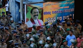 Khủng hoảng chính trị ở Sri Lanka: 'Huynh đệ tương tàn' vì đâu và vì ai?