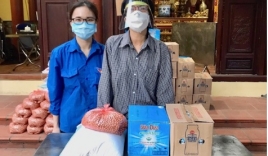 Huyện Mê Linh hỗ trợ gần 30 tấn gạo cho người dân thôn Hạ Lôi