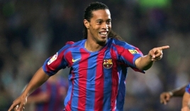 Huyền thoại Ronaldinho bị bắt vì dùng hộ chiếu giả