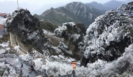 Lần đầu tiên năm 2021 Việt Nam có mưa tuyết, siêu rét nhưng CĐM vẫn nô nức rủ nhau đi ‘săn tuyết’