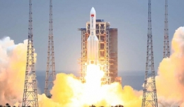 Toàn cảnh thế giới ngày 9/5: Tin dịch Covid-19 tại Ấn Độ, Tên lửa Trung Quốc rơi xuống biển