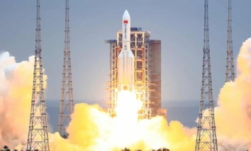Toàn cảnh thế giới ngày 9/5: Tin dịch Covid-19 tại Ấn Độ, Tên lửa Trung Quốc rơi xuống biển