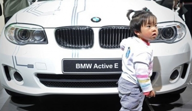 Triển lãm ô tô Thượng Hải cấm cả người mẫu và trẻ em