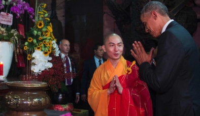 Nhà Trắng tung video Tổng thống Obama công đức cho chùa Ngọc Hoàng