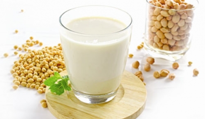 Cách làm sữa đậu nành nguyên chất bằng máy xay sinh tố