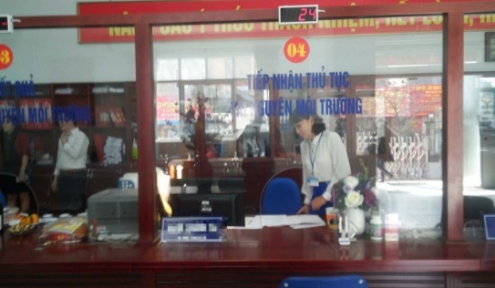 Ngày làm việc khai Xuân tại Hà Nội: Công sở vắng, karaoke cháy phòng