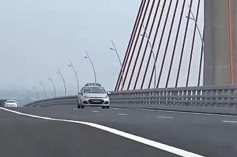 Cầu Bạch Đằng 7.000 tỷ đồng bị phản ánh vừa thông xe đã lún võng