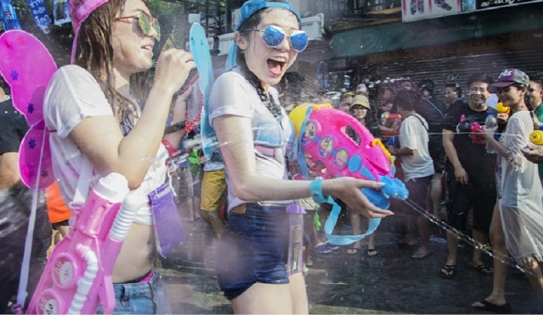 Thái Lan tuyên bố lễ hội té nước Songkran vẫn được tổ chức bất chấp Covid-19