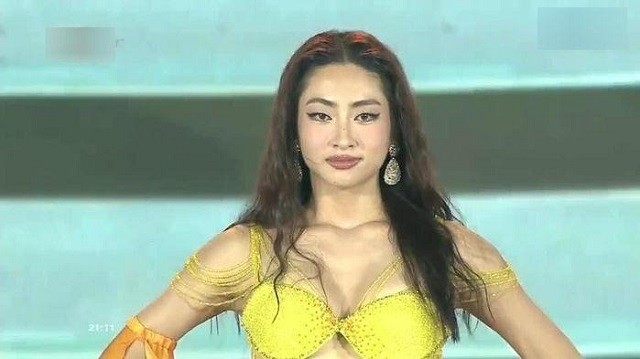 Lương Thùy Linh nhiều lần bị dìm hàng nhan sắc vì make up Lương Thùy Linh nhiều lần bị dìm hàng nhan sắc vì make up