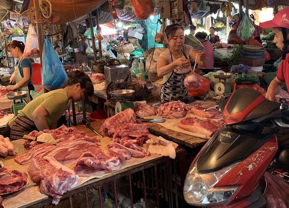 Tin tức kinh doanh 24h: Thịt lợn 280 ngàn/kg, nhập khẩu tăng 100% vẫn không đủ ăn 1