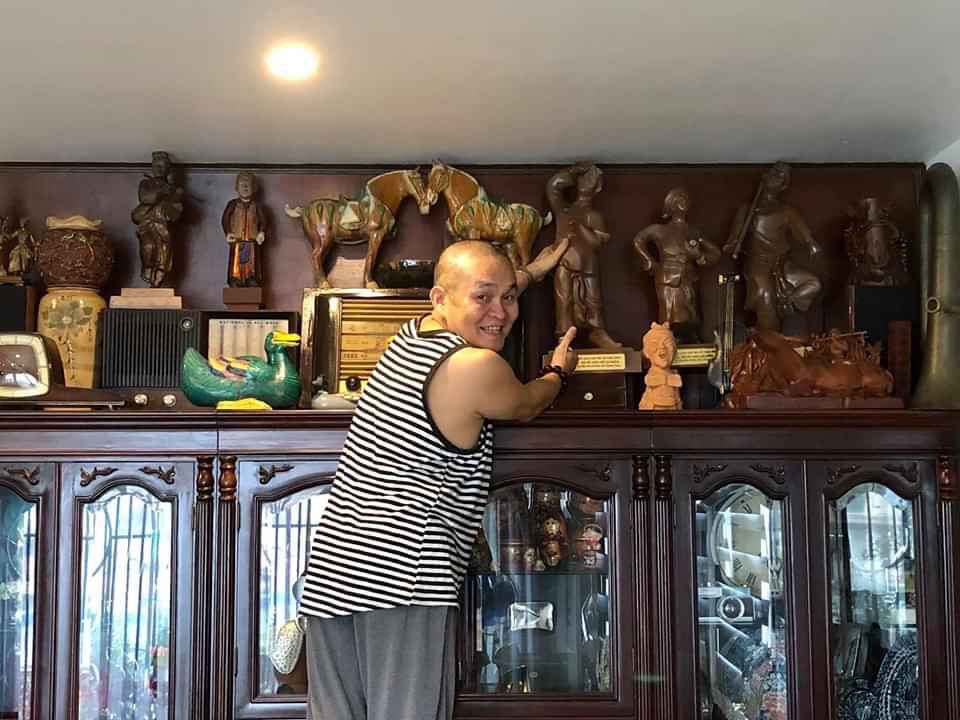 Nghệ sĩ Xuân Hinh để lộ nhiều đồ cổ quý giá trong căn nhà tiền tỷ 4