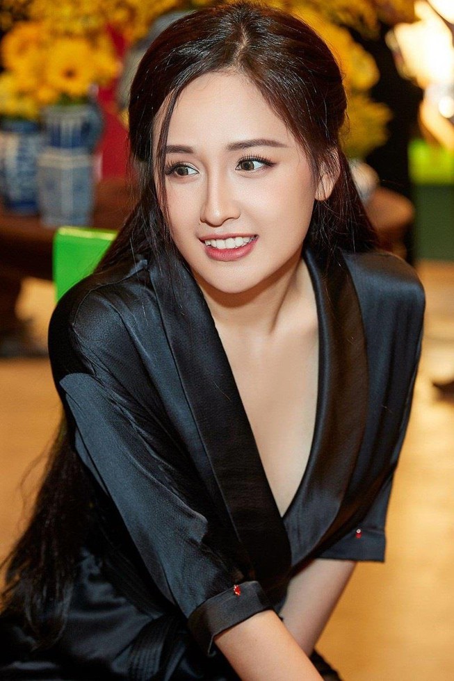 Mai Phương Thúy khoe cận mặt mộc: Nhan sắc không son phấn gây tò mò 3 Mai Phương Thúy khoe cận mặt mộc: Nhan sắc không son phấn gây tò mò 3