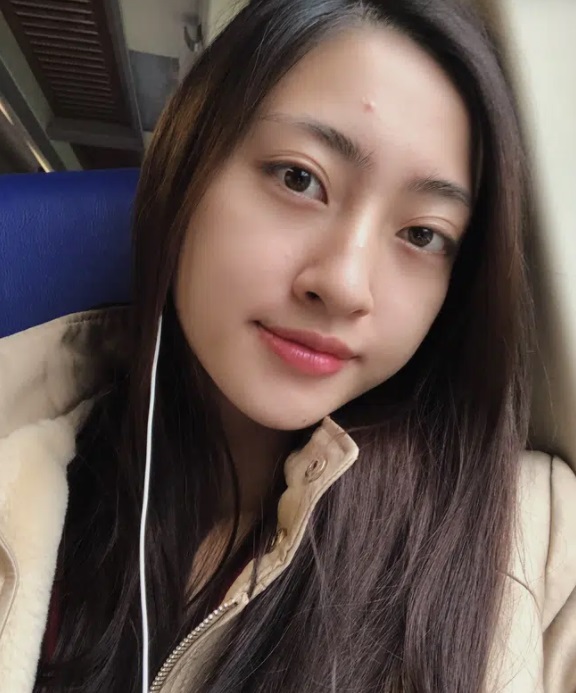 Hoa hậu Lương Thùy Linh khoe cận mặt mộc 'full HD', cư dân mạng xuýt xoa 3 Hoa hậu Lương Thùy Linh khoe cận mặt mộc 'full HD', cư dân mạng xuýt xoa 3