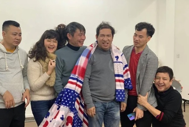 Nghệ sĩ Chí Trung úp mở Lâm Vỹ Dạ tham gia Táo Quân 2021 2 Nghệ sĩ Chí Trung úp mở Lâm Vỹ Dạ tham gia Táo Quân 2021 2