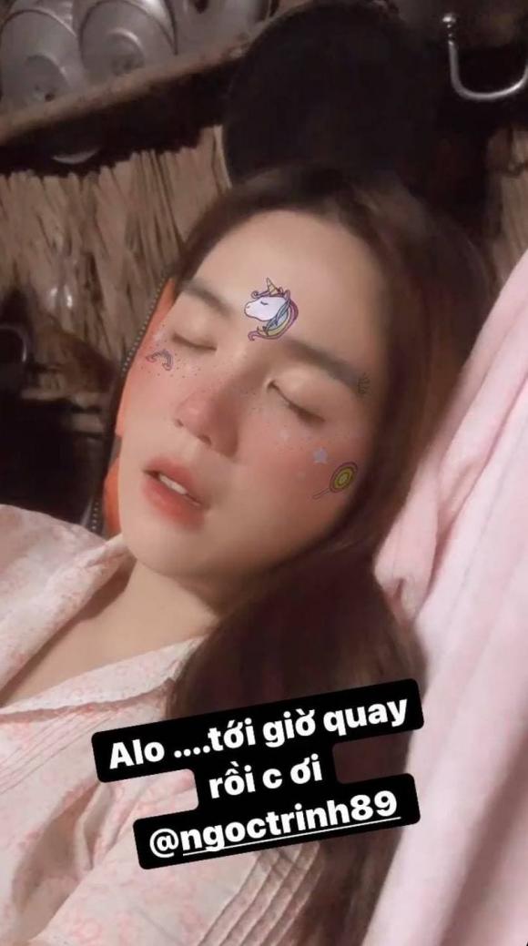 Ngọc Trinh bị trợ lý tung khoảnh khắc quay lén, nhan sắc gây chú ý 1 Ngọc Trinh bị trợ lý tung khoảnh khắc quay lén, nhan sắc gây chú ý 1
