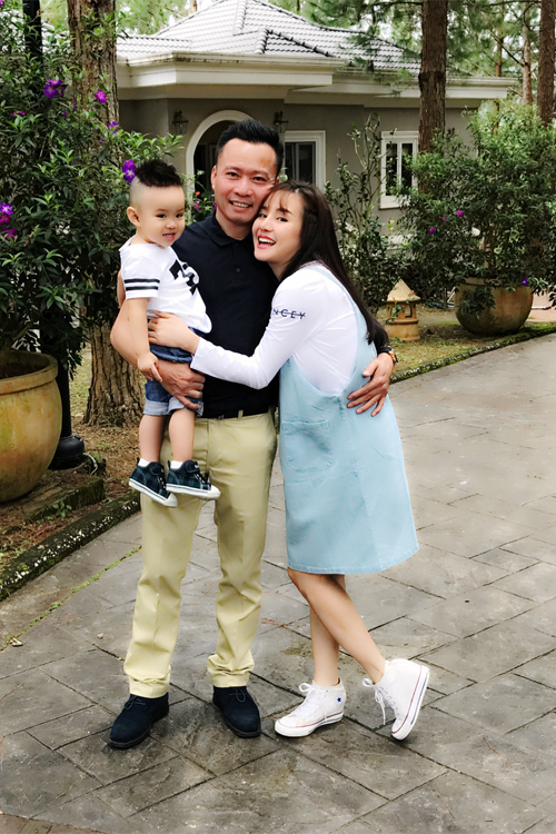 Vy Oanh ấm ức vì hành động 'vô tình' của chồng đại gia cùng tuyên bố đanh thép 2 Vy Oanh ấm ức vì hành động 'vô tình' của chồng đại gia cùng tuyên bố đanh thép 2