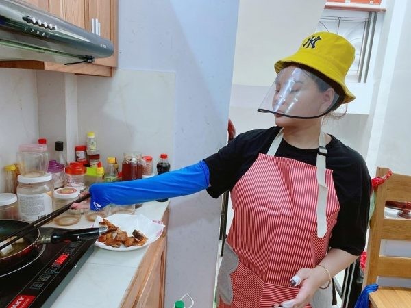 Bán hàng online kiếm thêm thu nhập, danh hài Lê Giang rơi vào hoàn cảnh éo le 3 Bán hàng online kiếm thêm thu nhập, danh hài Lê Giang rơi vào hoàn cảnh éo le 3