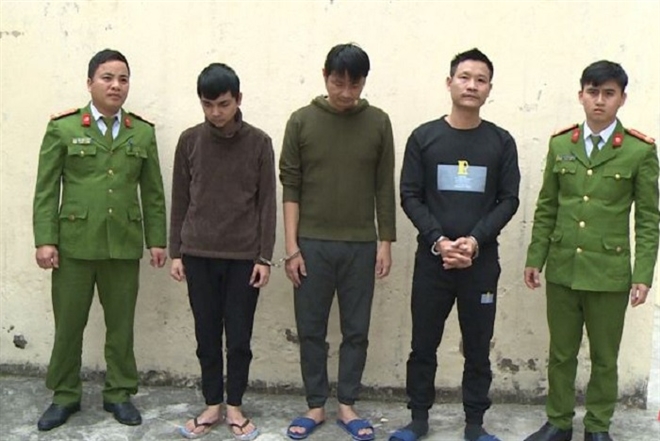 Tin tức pháp luật 24h: Vi phạm nồng độ cồn tài xế 'khoe' nhậu từ sáng, Nam thanh niên tử vong bên lề đường 3 Tin tức pháp luật 24h: Vi phạm nồng độ cồn tài xế 'khoe' nhậu từ sáng, Nam thanh niên tử vong bên lề đường 3