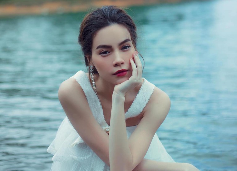 21 năm trước Hồ Ngọc Hà và Ngô Thanh Vân từng 'oan gia ngõ hẹp' thế này trước khi 'không đội trời chung' với nhau 6 21 năm trước Hồ Ngọc Hà và Ngô Thanh Vân từng 'oan gia ngõ hẹp' thế này trước khi 'không đội trời chung' với nhau 6