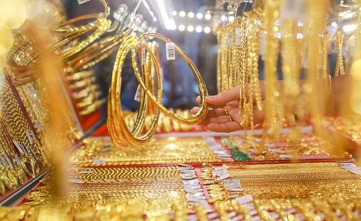 Tin tức kinh doanh hot 24h ngày 5/2: Giá vàng giảm, Giá xăng tăng, 'Kho tiền' lớn của ông Phạm Nhật Vượng 2 Tin tức kinh doanh hot 24h ngày 5/2: Giá vàng giảm, Giá xăng tăng, 'Kho tiền' lớn của ông Phạm Nhật Vượng 2