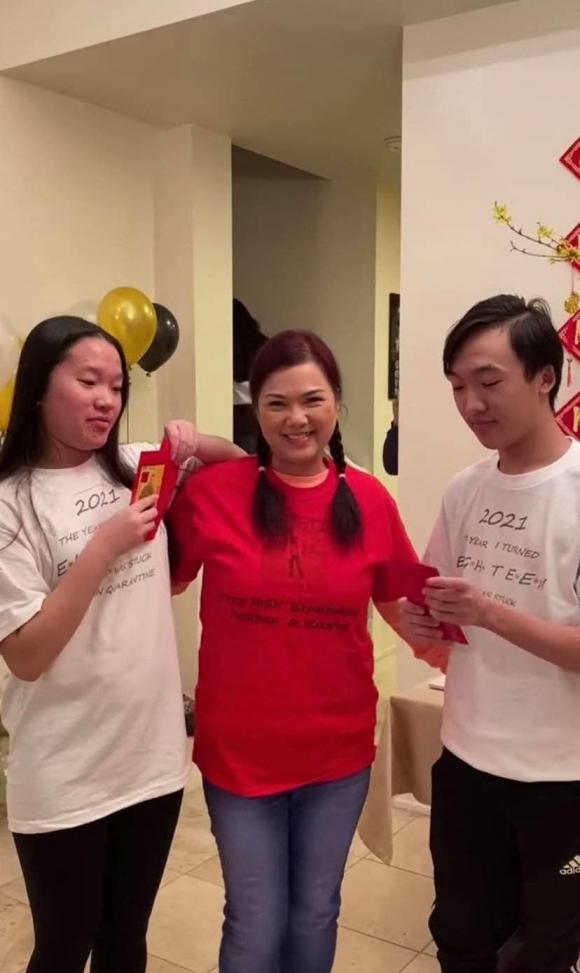 Ca sĩ Phương Loan xuất hiện tươi tắn sau thời gian ông xã Chí Tài ra đi mãi mãi 1 Ca sĩ Phương Loan xuất hiện tươi tắn sau thời gian ông xã Chí Tài ra đi mãi mãi 1