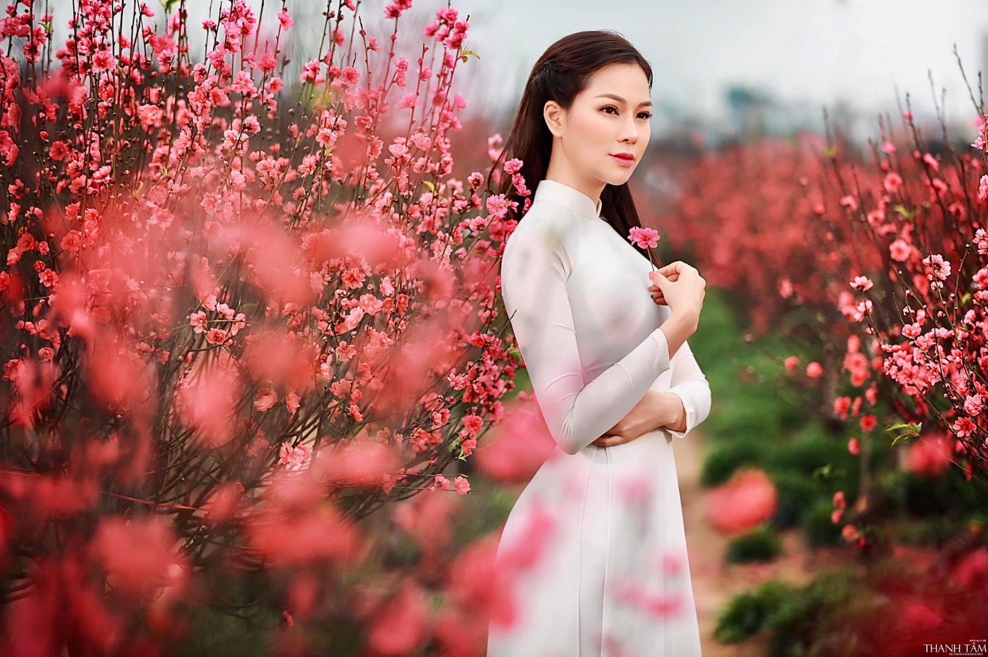 Ngọc Trinh bung lụa 'nổi loạn' trong biệt thự, con dâu của tình cũ Hoàng Kiều cũng không kém cạnh 2 Ngọc Trinh bung lụa 'nổi loạn' trong biệt thự, con dâu của tình cũ Hoàng Kiều cũng không kém cạnh 2