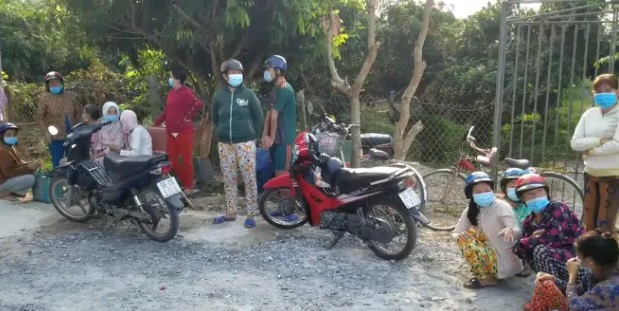 Người dân ùn ùn kéo đến nơi an nghỉ của Vân Quang Long: Lý do mới đặc biệt 1 Người dân ùn ùn kéo đến nơi an nghỉ của Vân Quang Long: Lý do mới đặc biệt 1