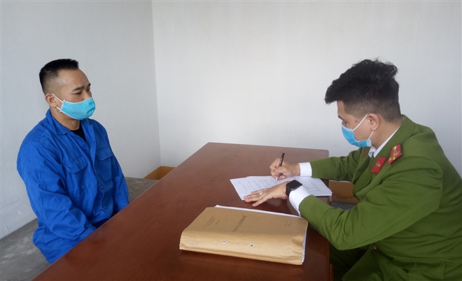 Tin tức pháp luật 24h: Lý lịch bất hảo của trùm giang hồ Dũng 'Phương', Tin mới vụ Đường Nhuệ 1 Tin tức pháp luật 24h: Lý lịch bất hảo của trùm giang hồ Dũng 'Phương', Tin mới vụ Đường Nhuệ 1