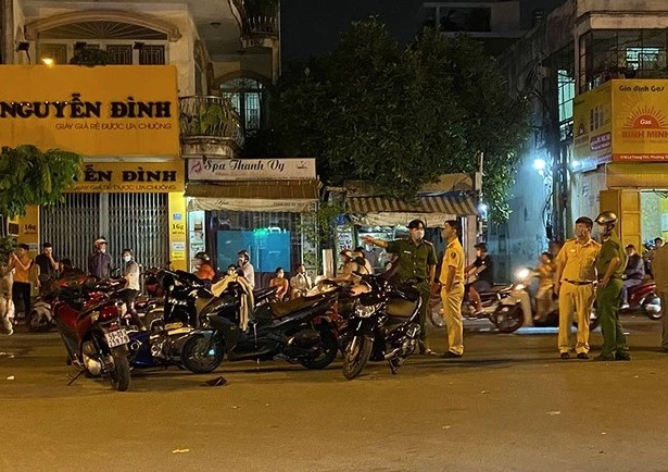 Tin tức pháp luật 24h: Khởi tố vụ án làm lây lan dịch bệnh Covid-19, Tin mới vụ mẹ bạo hành con ruột 2 Tin tức pháp luật 24h: Khởi tố vụ án làm lây lan dịch bệnh Covid-19, Tin mới vụ mẹ bạo hành con ruột 2