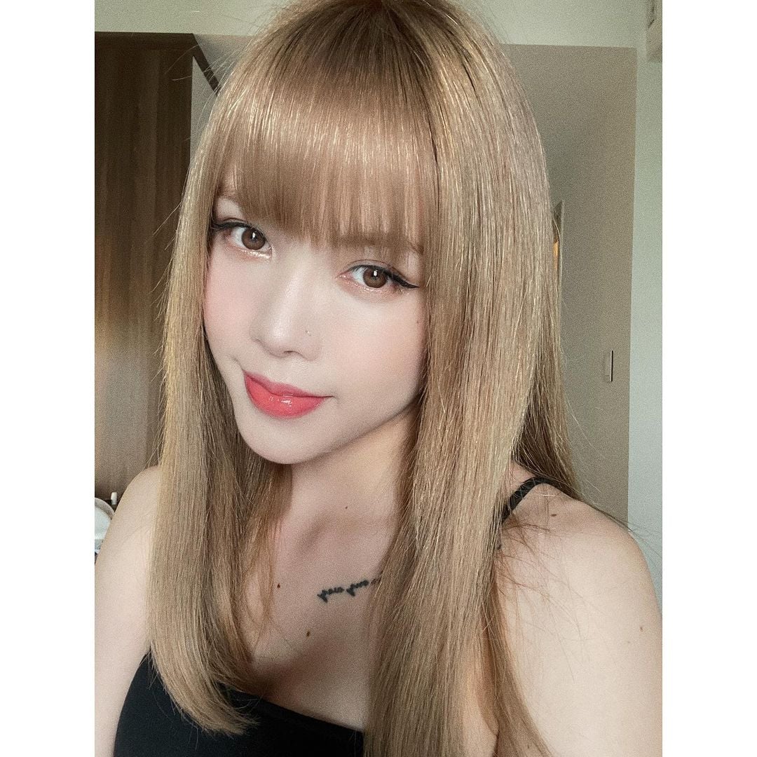 Bơ đẹp Sơn Tùng, Thiều Bảo Trâm tung ảnh chốn riêng tư, nào ngờ bị 'thám tử mạng' soi ra chi tiết lạ 2 Bơ đẹp Sơn Tùng, Thiều Bảo Trâm tung ảnh chốn riêng tư, nào ngờ bị 'thám tử mạng' soi ra chi tiết lạ 2